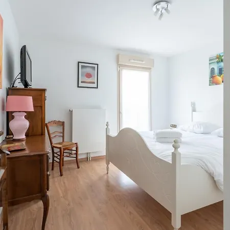 Lägenhet à Portée De Mer. Appt 70m2, 2ch+parking